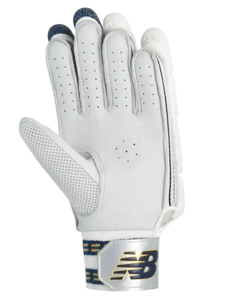 DC 800 Batting Gloves